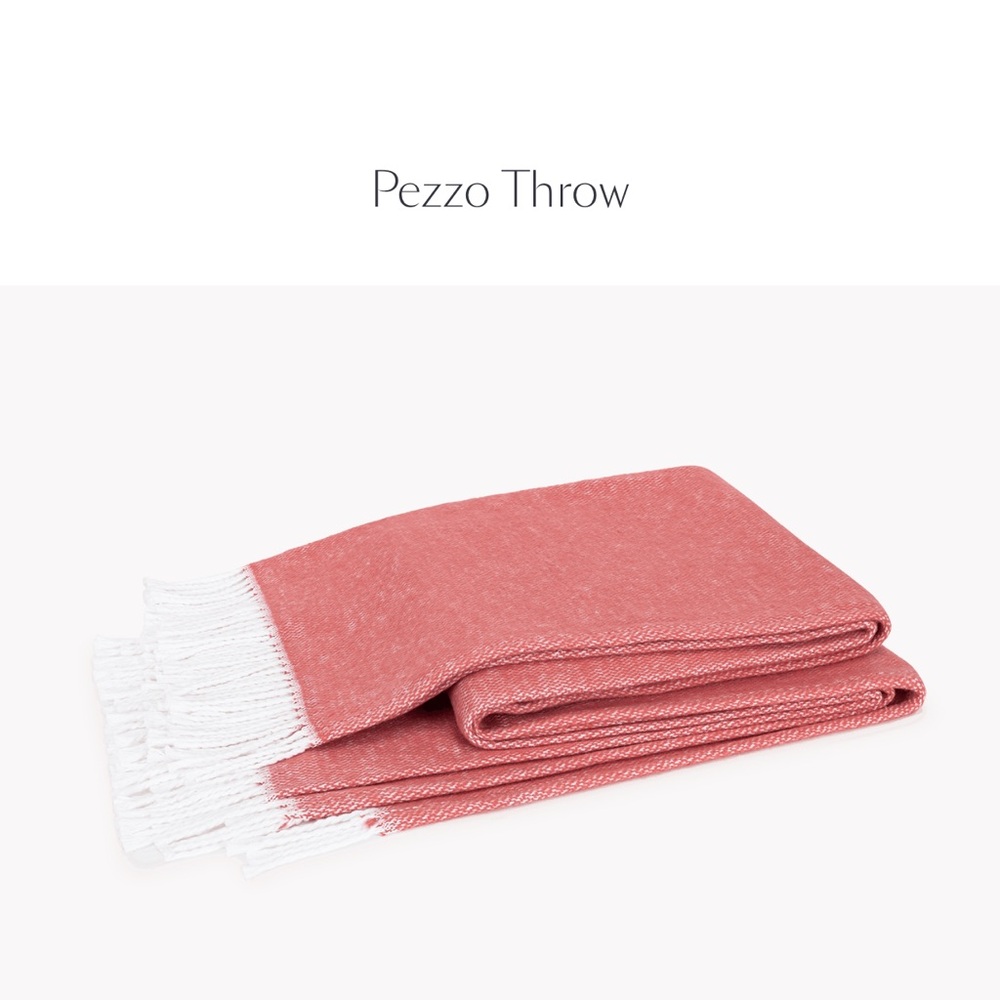 Matouk Pezzo Throw